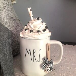 Mrs. Mug